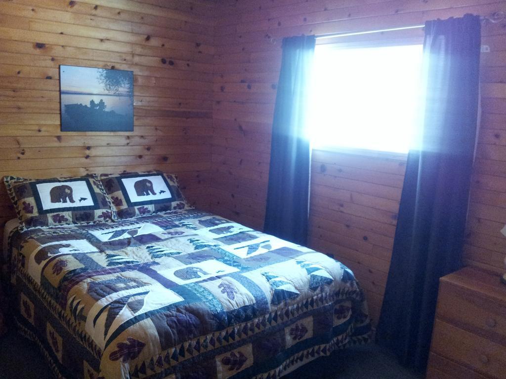 Red Lodge Resort Little Current Δωμάτιο φωτογραφία