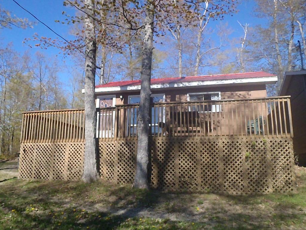 Red Lodge Resort Little Current Δωμάτιο φωτογραφία