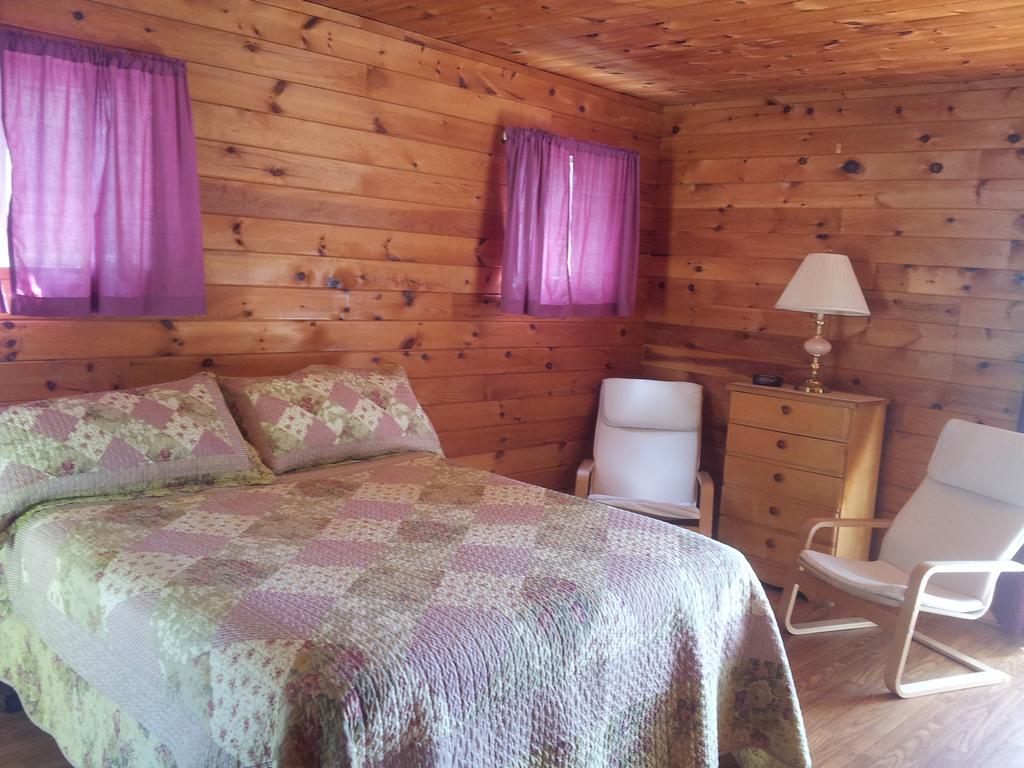 Red Lodge Resort Little Current Δωμάτιο φωτογραφία