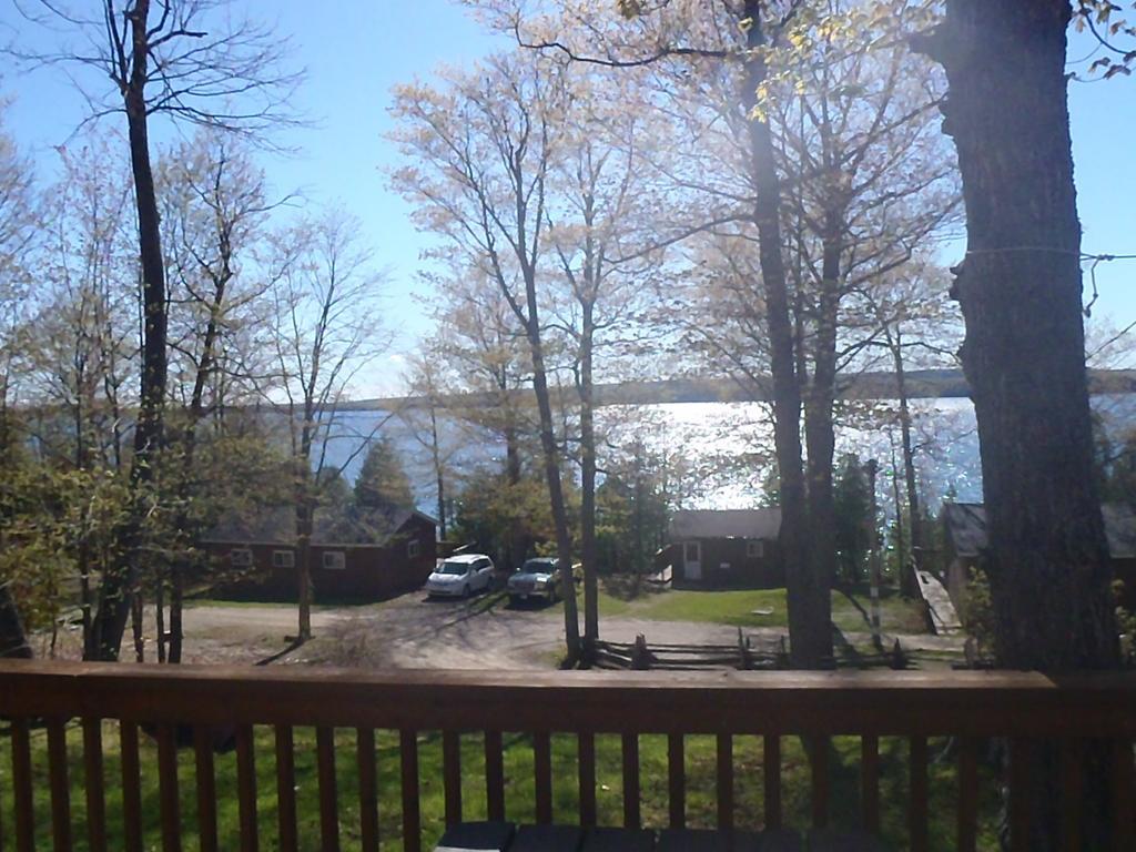 Red Lodge Resort Little Current Δωμάτιο φωτογραφία