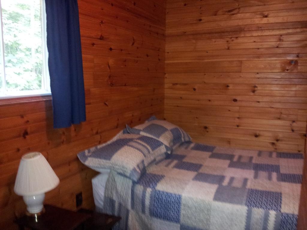 Red Lodge Resort Little Current Δωμάτιο φωτογραφία