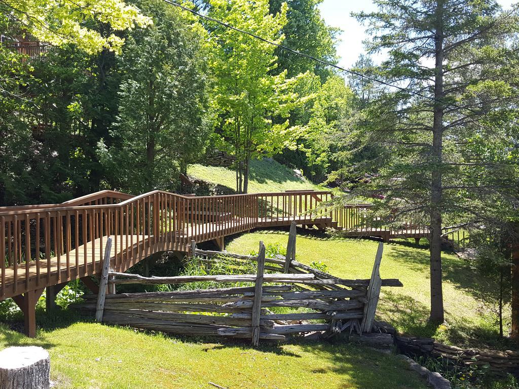 Red Lodge Resort Little Current Δωμάτιο φωτογραφία