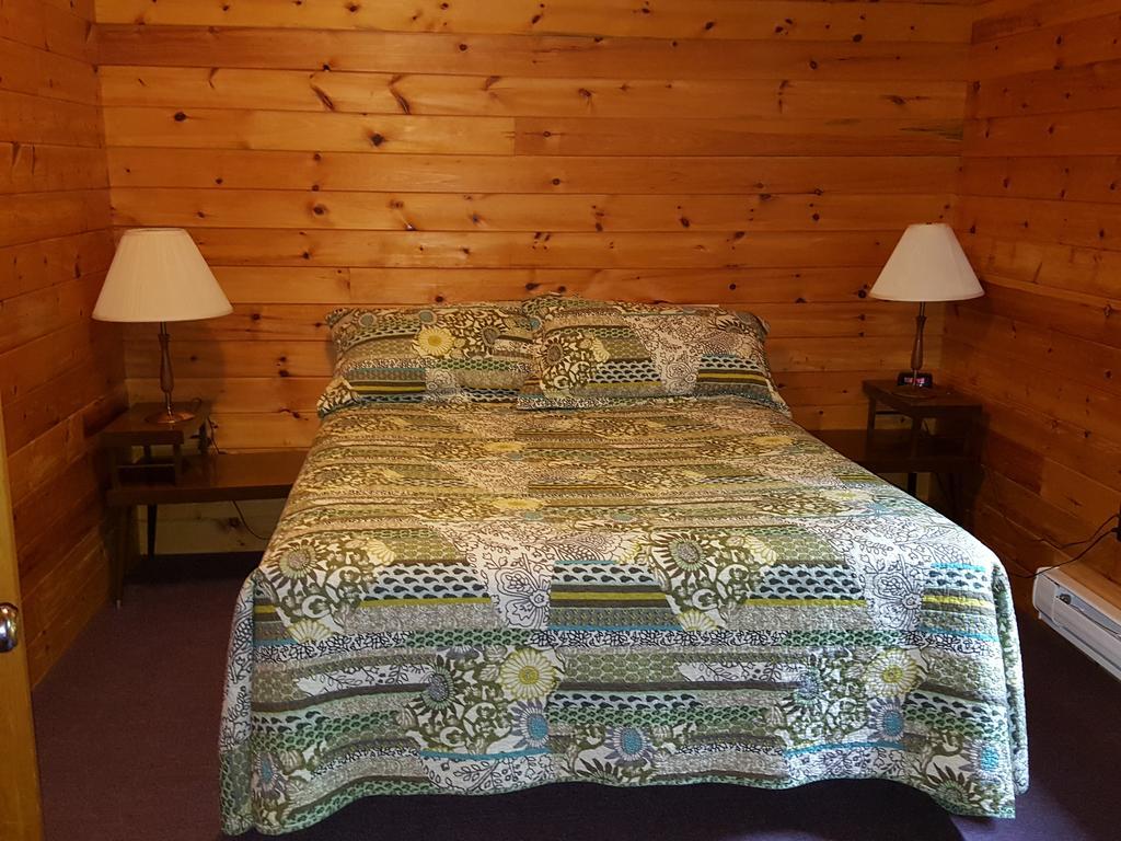 Red Lodge Resort Little Current Δωμάτιο φωτογραφία